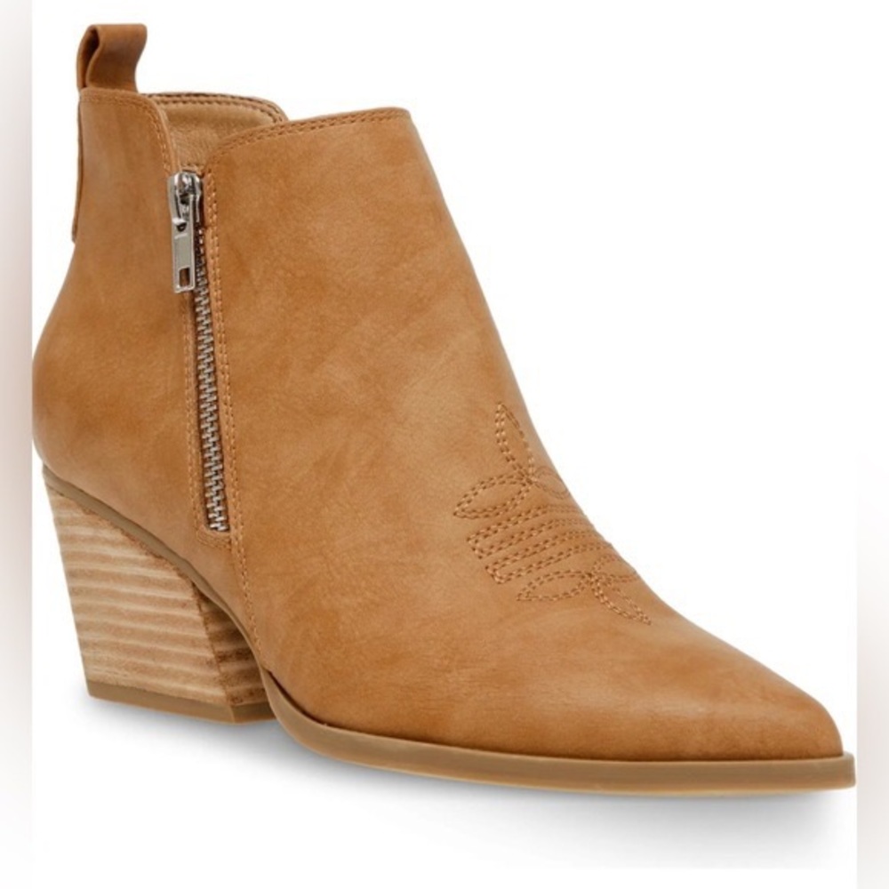 NWOB DV by Dolce Vita Kiki Flared Heel Bootie
